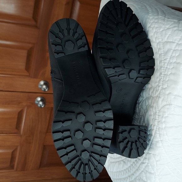 * Kelly & Katie Yona Chelsea Black Ankle Booties with Heels, Size 8.5Wide, NEW - Picture 6 of 9